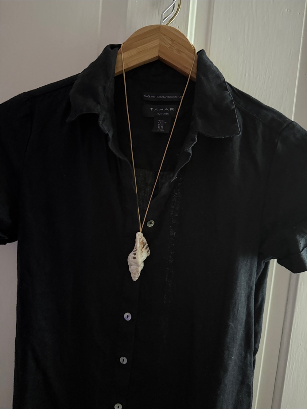 Natural Shell Pendant Necklace in Beige — Unbranded